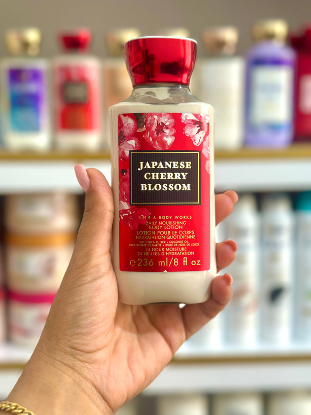 لوسیون بدن شکوفه های گیلاس ژاپنی بث اند بادی ورکس Japanese Cherry حجم 236 میلی لیتر
