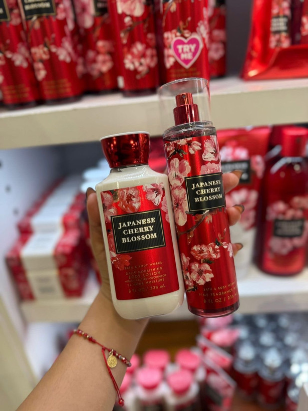 لوسیون بدن شکوفه های گیلاس ژاپنی بث اند بادی ورکس Japanese Cherry حجم 236 میلی لیتر