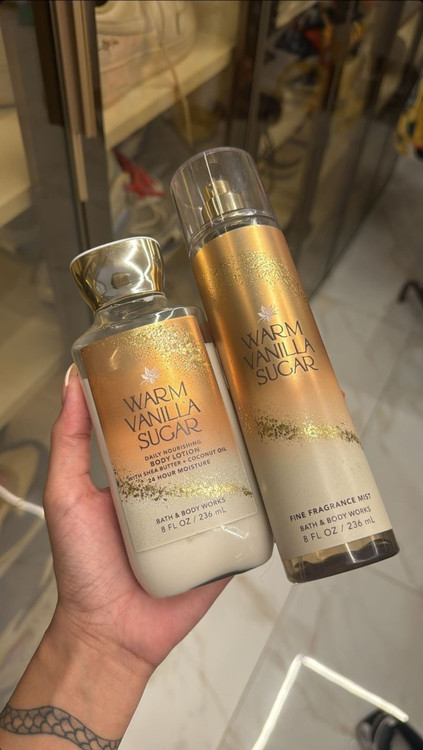 بادی اسپلش بث اند بادی وورکس Warm Vanilla Sugar، بادی میست وانیلی بث اند بادی، خرید بادی اسپلش Warm Vanilla Sugar، بادی اسپلش زنانه Bath and Body Works، بادی اسپلش وانیلی، بادی میست گرم و شیرین، بادی اسپلش آمریکایی، بادی اسپلش اورجینال. خرید بادی اسپلش ز
