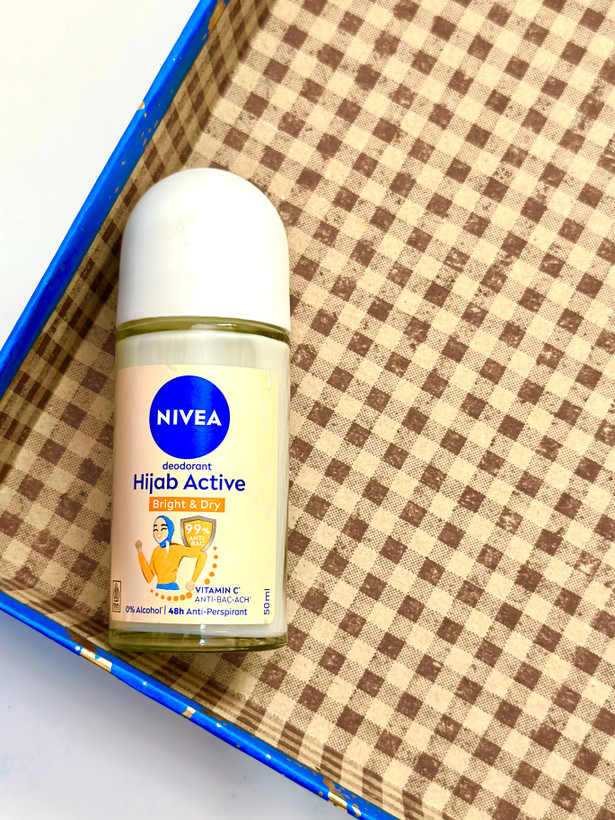 مام رول نیوا مدل Hijab Active Bright & Dry روشنکننده حجم ۵۰ میلیلیتر