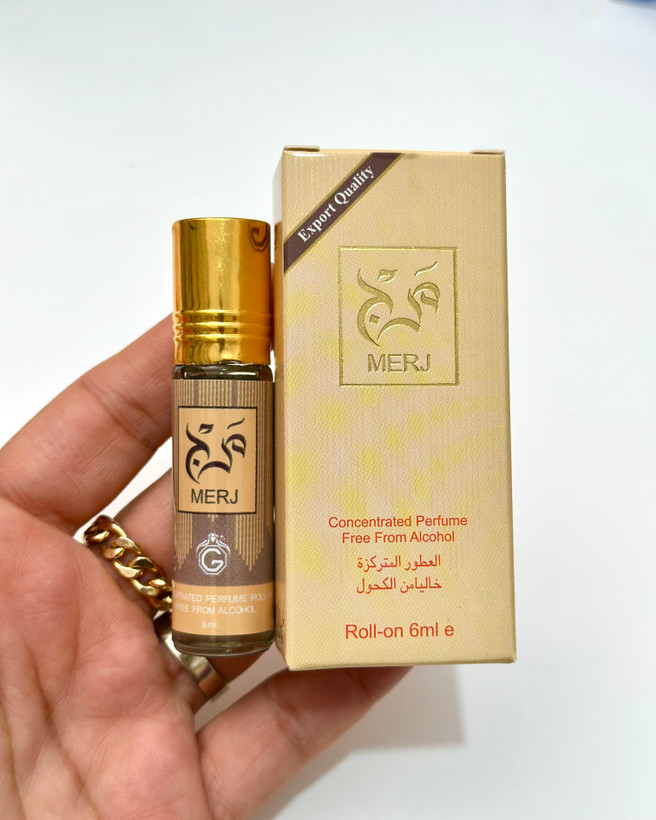 عطری گرم و شرقی با ماندگاری بالا، بدون الکل و مناسب برای افرادی که به رایحههای خاص و اصیل علاقه دارن